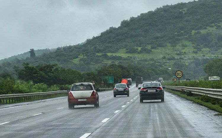 نکات و قوانین رانندگی در جاده