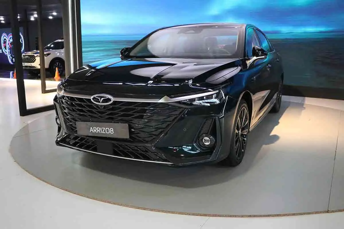 فونیکس آریزو ۸، لوکس‌ترین سدان مونتاژی کشور رونمایی شد