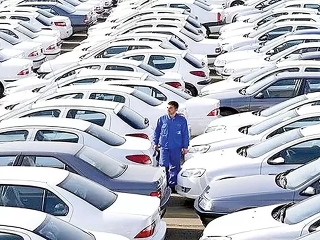 بازار خودرو دچار ریزش شدید قیمت می‌شود