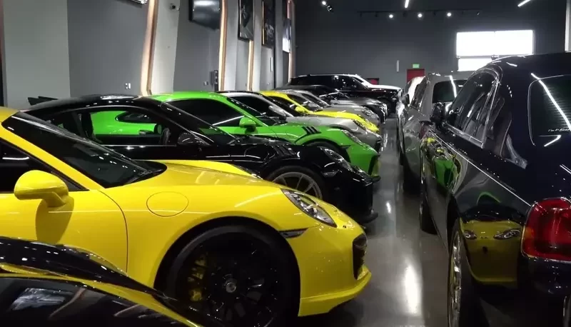 مقایسه قیمت خودرو در ایران و امارات