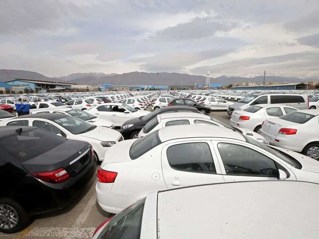 خروج از بورس قیمت خودرو را ۶۰ تا ۱۳۰ درصد افزایش داد