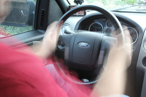 دلایل لرزش فرمان خودرو